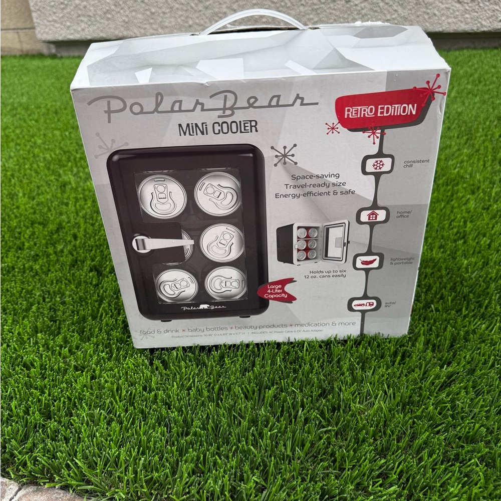 Polar Bear Mini Cooler Retro Edition🥤